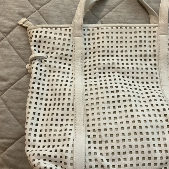 🌻 Marlene’s Genuine Leather White Purse - Picture 8 of 12
